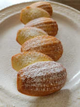 Load image into Gallery viewer, Classic Madeleines
